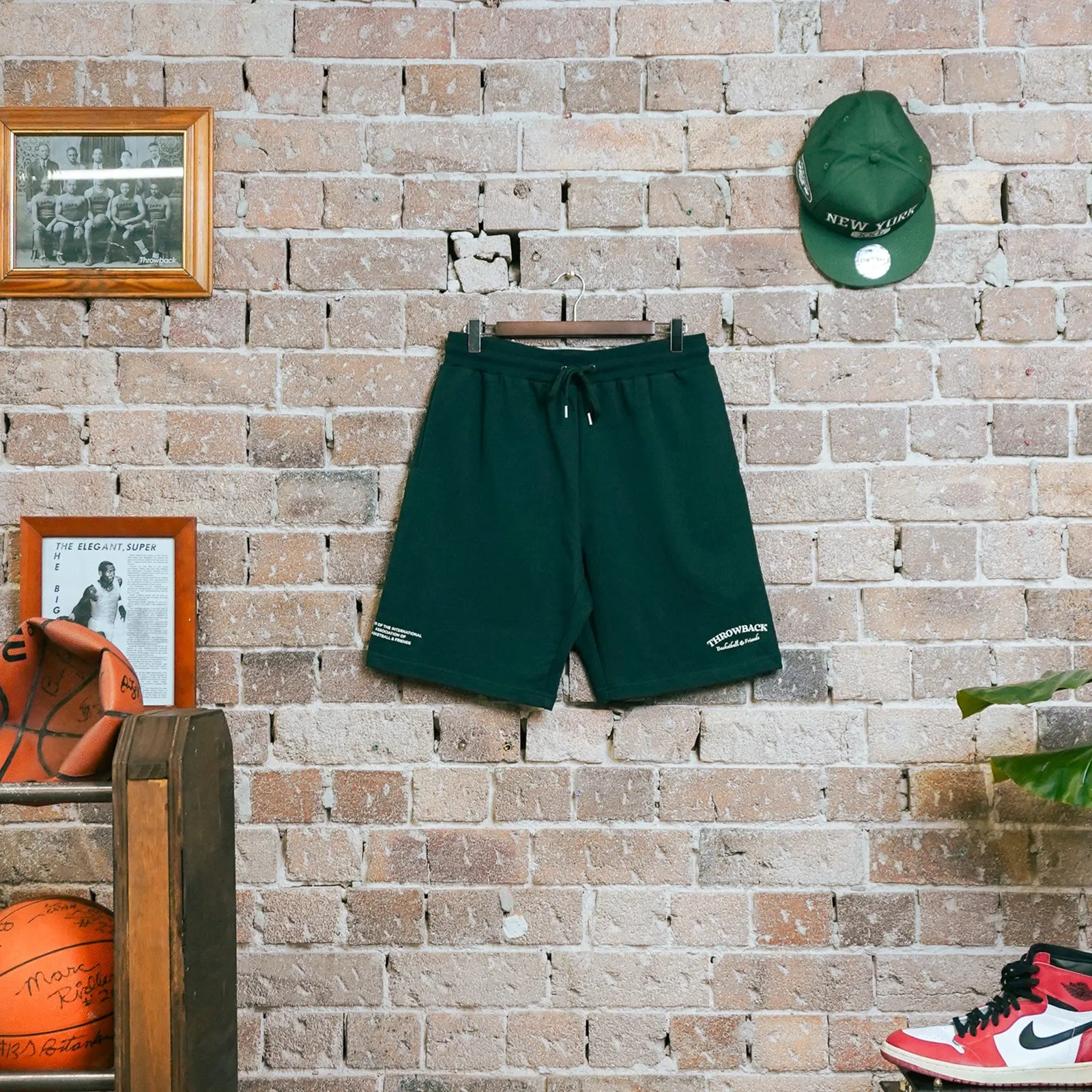 Basketball & Friends International Short - Racing Green